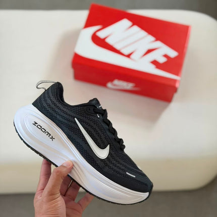 NK Vomero Plus Preto Branco